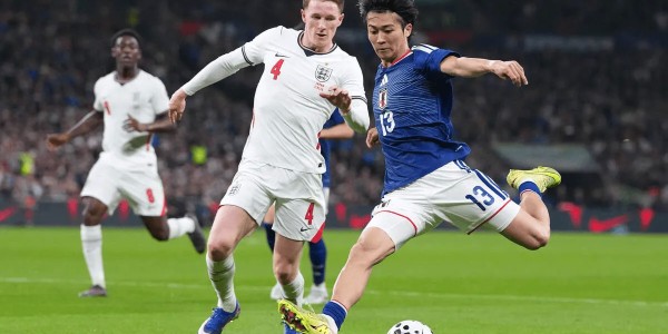 开云线上入口-中村敬斗：助攻那球看到有空位就传了，大概一半是凭感觉的