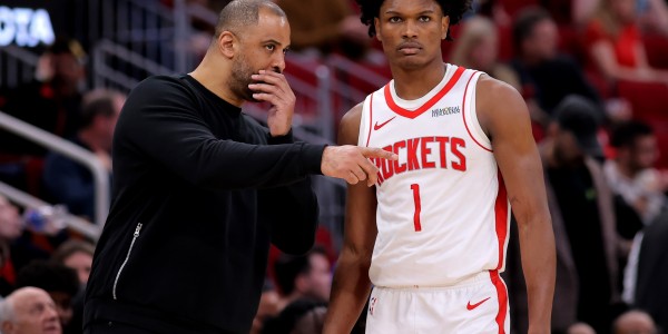 开云登录网址入口-不是单核那块料！高位包夹KD痛击火箭命门 湖人仨持球核球商碾压