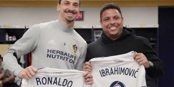 开云下载-足球偶像是罗纳尔多 伊布最崇拜的是拳王阿里！